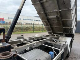 Mercedes-Benz 1824 4x2 Axor Schlachtmüllwagen/Kran