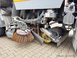 MAN TGM 18.250 4X2 BB TGM 18.250 4X2 BB, Kehrmaschine Brock SL200/2