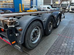 Renders Euro 800 3DFCST / Container Chassis / 45FT / 1x...