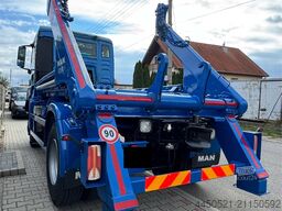 MAN nosič kontajnerov