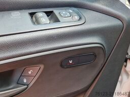 MERCEDES-BENZ 30 Sitzer Schul- Transferbus 519 Lagerfahrzeug