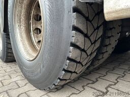 VOLVO 450 8x4 Abrollkipper MEILLER Kran PENZ 17L8.50R