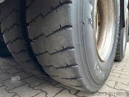 VOLVO 450 8x4 Abrollkipper MEILLER Kran PENZ 17L8.50R