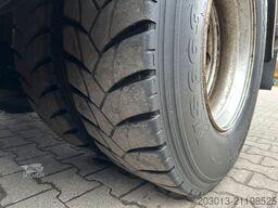 VOLVO 450 8x4 Abrollkipper MEILLER Kran PENZ 17L8.50R