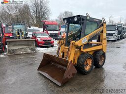 Case 1825 | 17 KW | 4x4 | Kompaktlader mit Schaufel