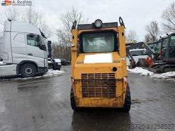 Case 1825 | 17 KW | 4x4 | Kompaktlader mit Schaufel