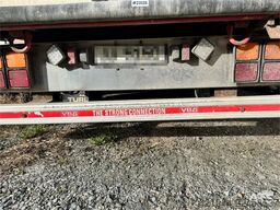 Ekeri box semi-trailer.