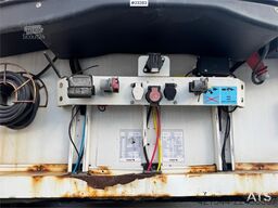 Schmitz box semi-trailer with refrigeration/freezer unit –