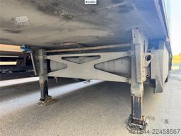 Schmitz box semi-trailer with refrigeration/freezer unit –