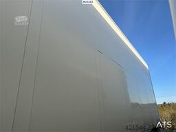 Schmitz box semi-trailer with refrigeration/freezer unit –