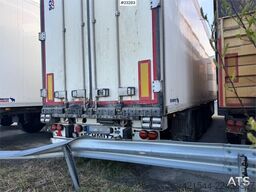 Schmitz box semi-trailer with refrigeration/freezer unit –
