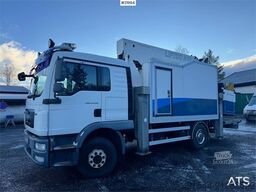 MAN TGM 15.250 bucket truck with 18 m working height –