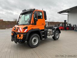 Mercedes-Benz Unimog U 430 mit Leistungshydraulik, EAS