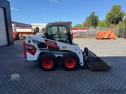 Bobcat S450 Incl.: forks and bucket | Closed cabin | 2...