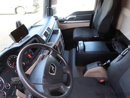 Heiwo TGM 15.290 Trekker + Heiwo city trailer geïsole...