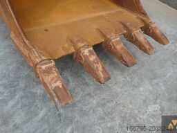 Hitachi ZX225USLC-6