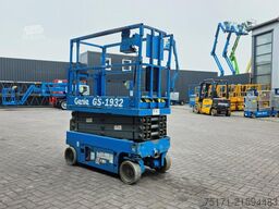 Genie GS1932 Electric, Working Height 7.8 m, 227kg Capac