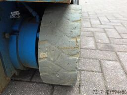 Genie GS1932 Electric, Working Height 7.8 m, 227kg Capac