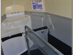 Humbaur Xanthos 2400