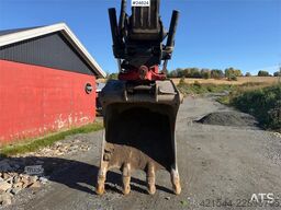Volvo EC250EL Excavator with GPS, Tiltrotator and 2 Buck