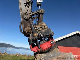 Volvo EC250EL Excavator with GPS, Tiltrotator and 2 Buck