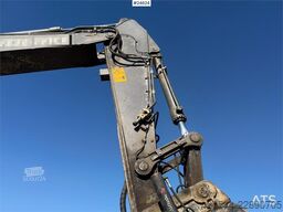 Volvo EC250EL Excavator with GPS, Tiltrotator and 2 Buck
