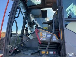 Volvo EC250EL Excavator with GPS, Tiltrotator and 2 Buck