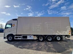 Volvo FH 16.750 XL 8x4*4 - Carrier Supra 1150 MT - Bi...