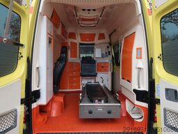 MERCEDES-BENZ Sprinter II 519 CDI 4X4/RTW/Klima/Kamera/FN: A61