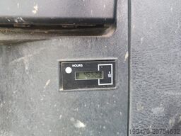 Hyundai R55W-9A with 3 excavator buckets