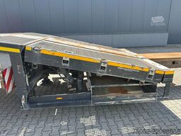 Broshuis 3ABSD Lowloader 3-axle / GVW: 53.000kg / Neck: ...