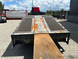 Broshuis 3ABSD Lowloader 3-axle / GVW: 53.000kg / Neck: ...