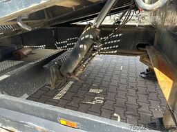 Broshuis 3ABSD Lowloader 3-axle / GVW: 53.000kg / Neck: ...
