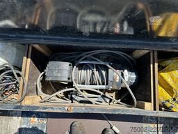 Broshuis 3ABSD Lowloader 3-axle / GVW: 53.000kg / Neck: ...
