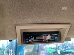 JOHN DEERE 8220 Powershift