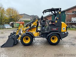 XCMG XC908 mit Euroschnellwechsler & klappbares Dach