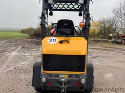 XCMG XC908 mit Euroschnellwechsler & klappbares Dach