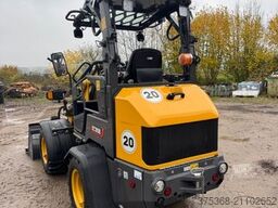 XCMG XC908 mit Euroschnellwechsler & klappbares Dach