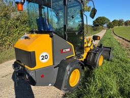 XCMG XC908/ 2,5 t/ Vorführer ***hebt Steinpalette ***