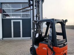 Linde Linde E16-01 Duplexmast, Seitenschieber