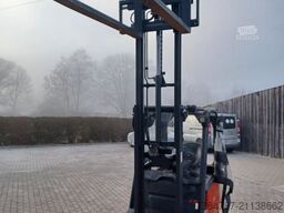 Linde Linde E16-01 Duplexmast, Seitenschieber