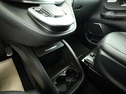 Mercedes-Benz V 300 d AMG-Line Lang 360 ACC AHK AUT Facelift