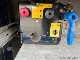 Schmitz Cargobull SCS 24 / EDSCHA / Liftachse