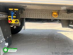 SCHMITZ CARGOBULL Double Deck FP 60 Carrier Vector 1550 Lifting Axle