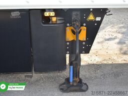SCHMITZ CARGOBULL SKO FP 45 ThermoKing SLXi 300