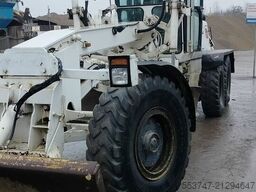 Grejder Komatsu GD 650 AE