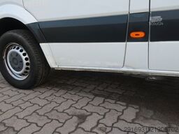 VOLKSWAGEN Crafter Pritsche 35 mittel L2 Doka/Klima/Nr. 230