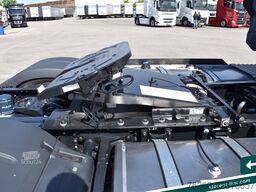 MAN TGX 18.520 Low Deck Hubsattelk. D30 Retar. MIETE