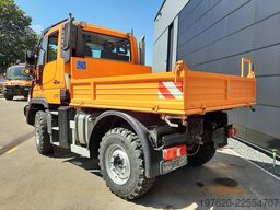 Mercedes-Benz Unimog U219 mit tiefergesetzter Pritsche
