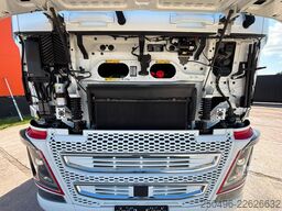Volvo FH 16 750 6x2 LOW MILEAGE ! / GLOBE XL / RETARD...
